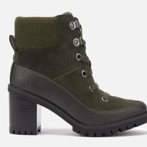 Ugg women’s snow boot.